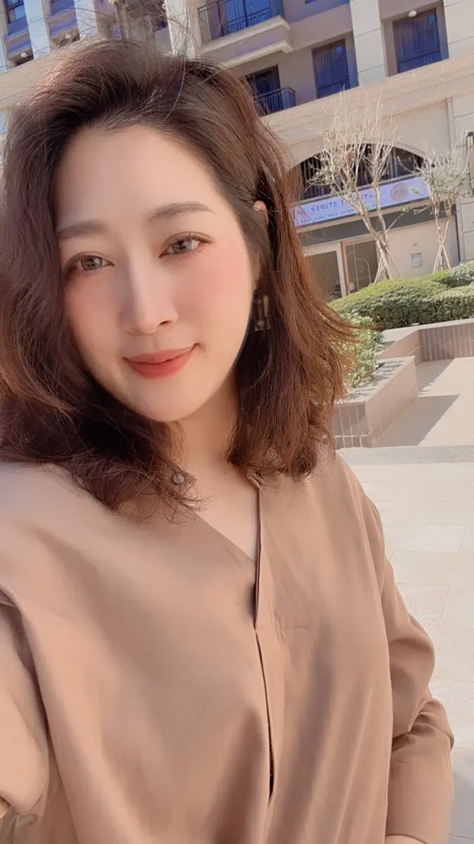 SAS 主理人小梅復古輕奢風格形象照